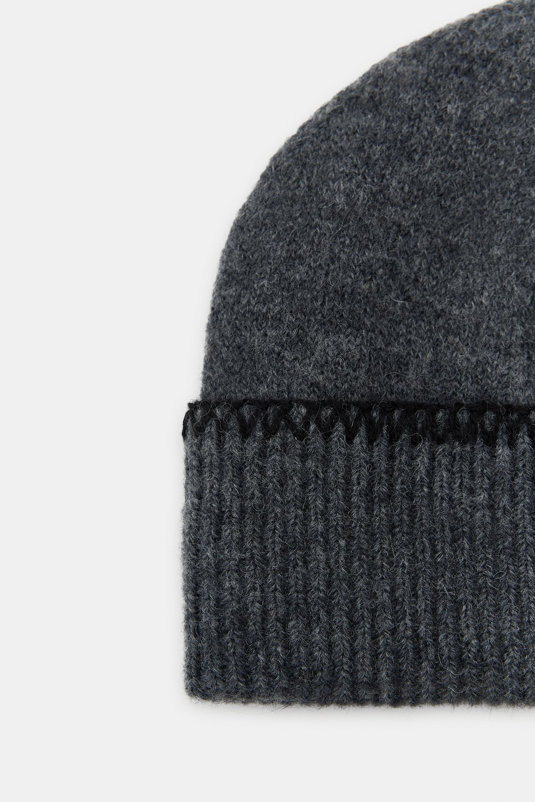 CONTRAST KNIT BEANIE